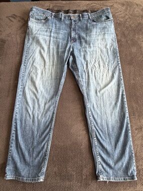 Wrangler Light Blue Relaxed Fit Men's Jeans